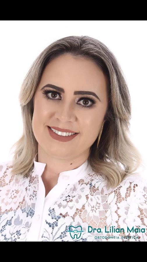 UMA MOÇA BONITA DE OLHAR AGATEADO
