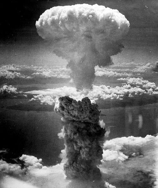 (Hoje é nove de agosto-BOMBA em Nagazaki)