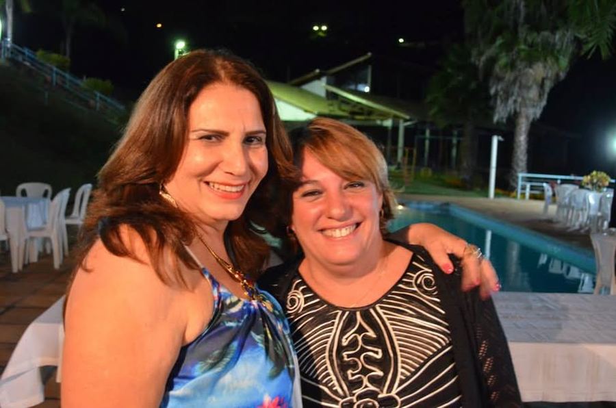 GAIA abraçada com a organizadora do evento, ANA PAULA. Parabéns, Ana P...