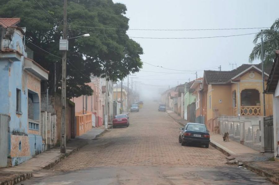 E A CHUVA CAINDO NA 3 DE FEVEREIRO