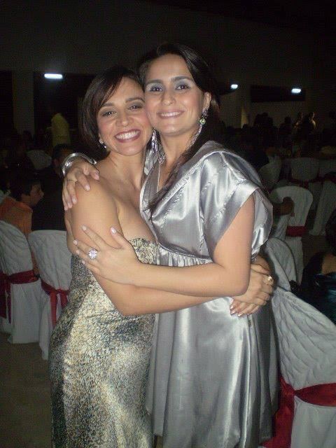 MADRINHA E AFILHADA . QUE BONITEZA FICARAM