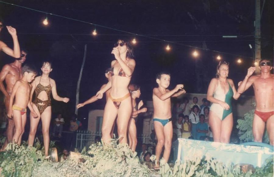 CAMINHÃO ALEGÓRICO DE OUTROS CARNAVAIS.ENGENHOCA DE LUIZ ANTÔNIO BARBO...