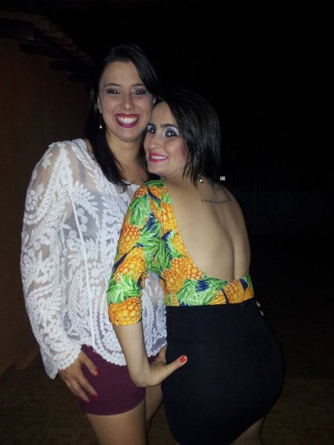 CENA DE CARNAVAL....SABRINA E SARAH