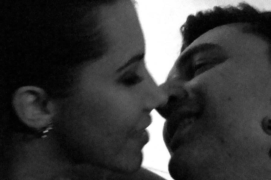 LEO DO CRIDE...FECHANDO O ZÓIO PRA BEIJAR