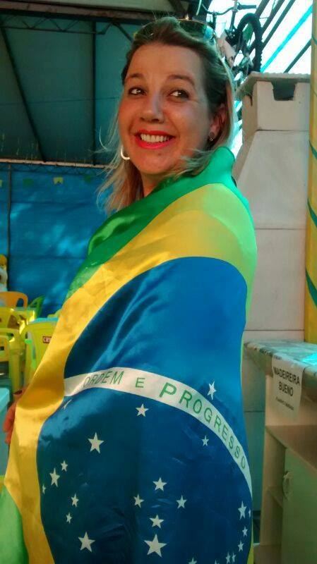 E LÁ EM JACUÍ MARCINHA JÁ AMANHECEU EMBRULHADA NA BANDEIRA NACIONAL