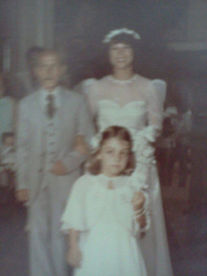 BRANCA E RADIANTE  e andando pra diante