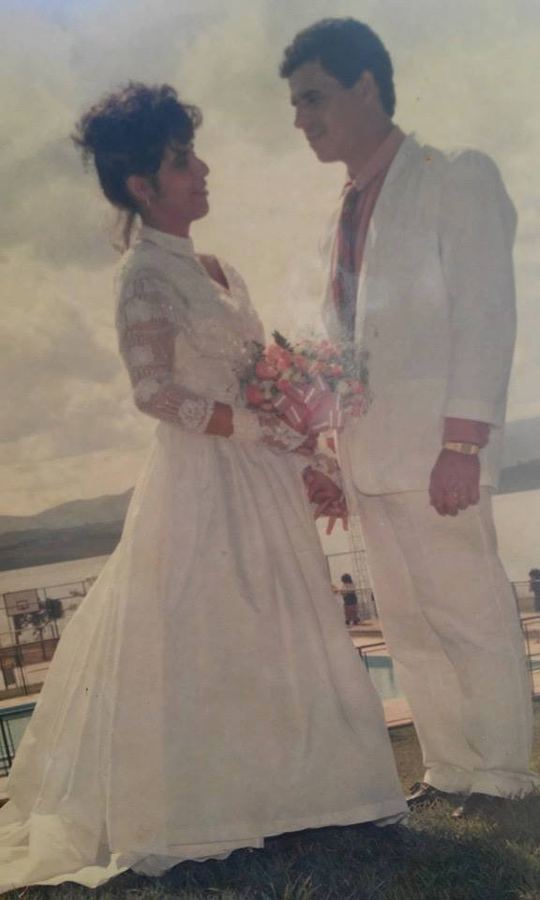 BRANCOS E RADIANTES...ESTÃO OS NOIVOS