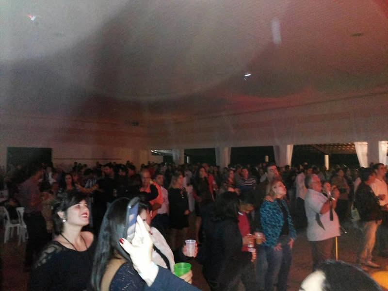 PASSEI A NOITE PROCURANDO TU