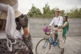 QUE GRACINHA DO CASAL CICLISTA
