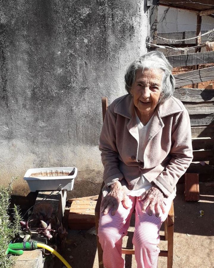 TÁ COM FRIO? BATE A BUNDA NO RIO