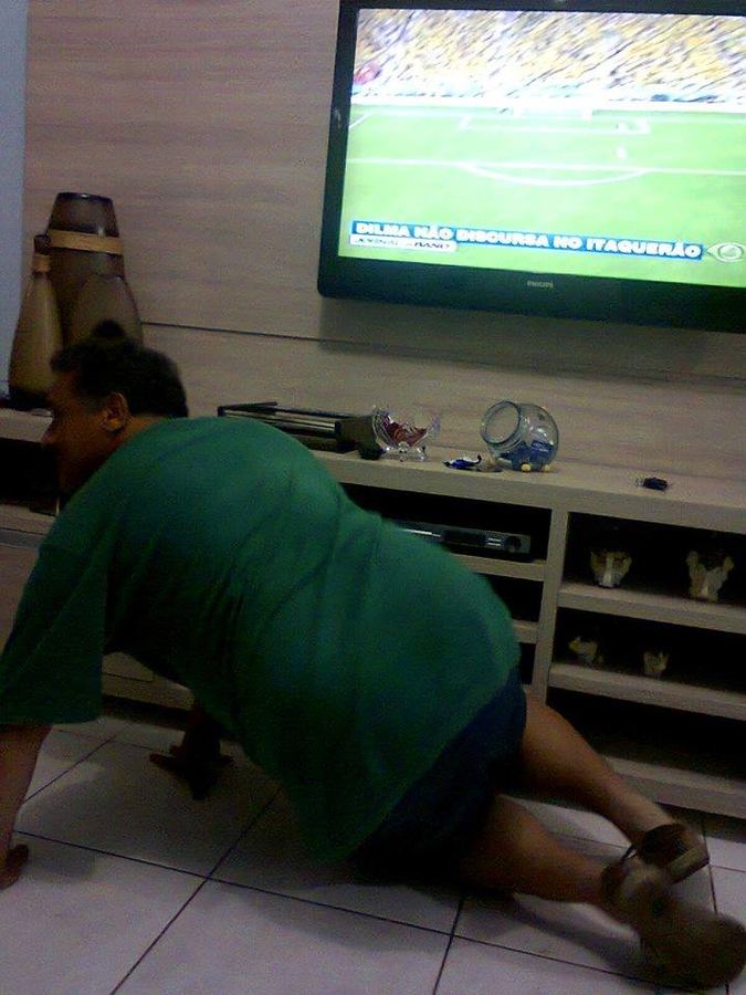 É A MARVADA DA PINGA QUE ME ATRAPAIA